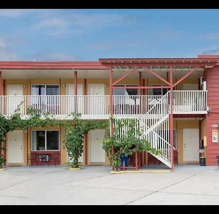 Maple Leaf Motel Inn Towne Osoyoos Εξωτερικό φωτογραφία