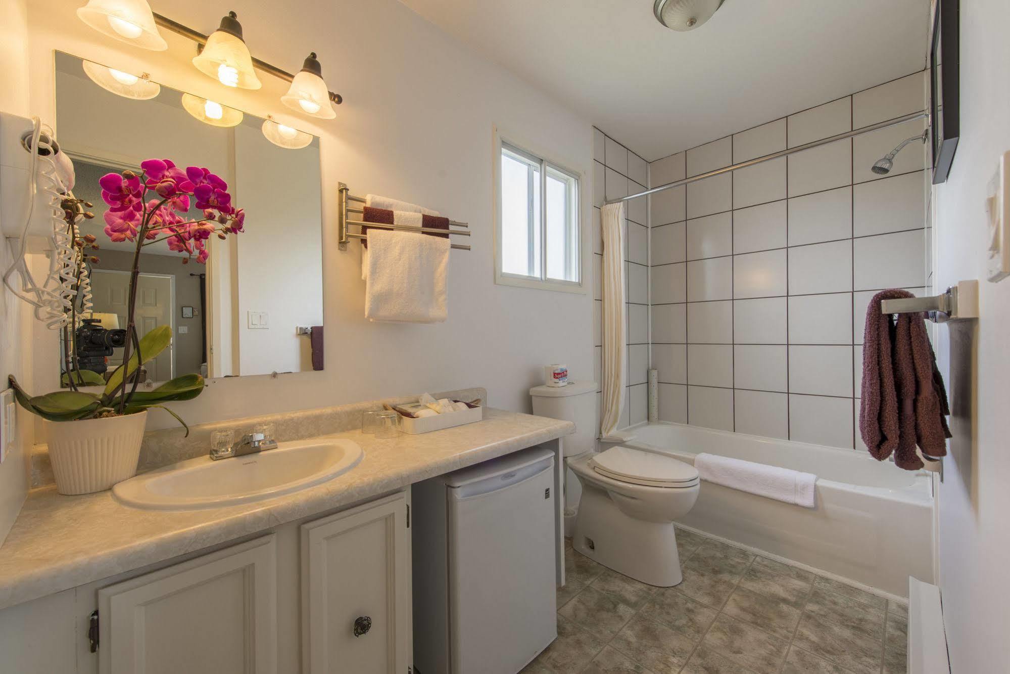 Maple Leaf Motel Inn Towne Osoyoos Εξωτερικό φωτογραφία