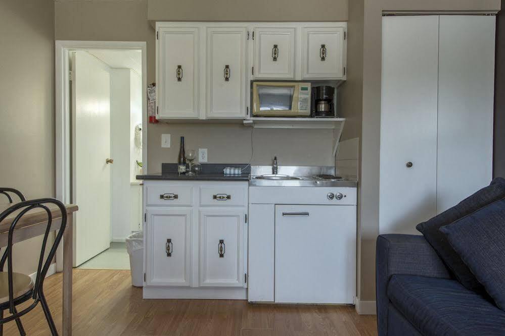 Maple Leaf Motel Inn Towne Osoyoos Εξωτερικό φωτογραφία